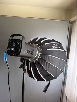 Newer CB100 key light with soft box/stand