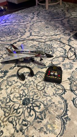 Bright USS Kitty Hawk F-14 Tomcat remote control airplane.