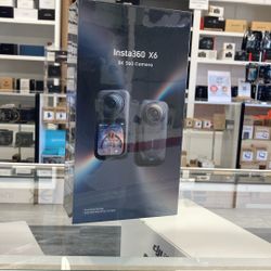 Insta360 X6 8K 360 Camera Essentials Bundle