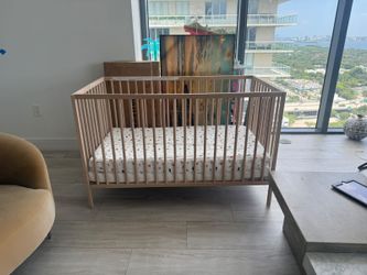 Wooden Baby Crib + 2 mattress