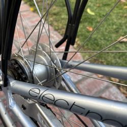 ELECTRA TOWNIE 8 SPEED ON THE NEXUS HUB WITH ROLLER HAND BRAKES GOOD CONDITION 700 wheels for a tall lady. Ready to ride. See my other bikes. Thanks