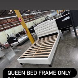  ✨ Queen Upholstered Platform Bed Frame – Tufted Crystal Headboard ✨ Upgrade your bedroom with this modern, glamorous queen bed frame!  Features: 	•	