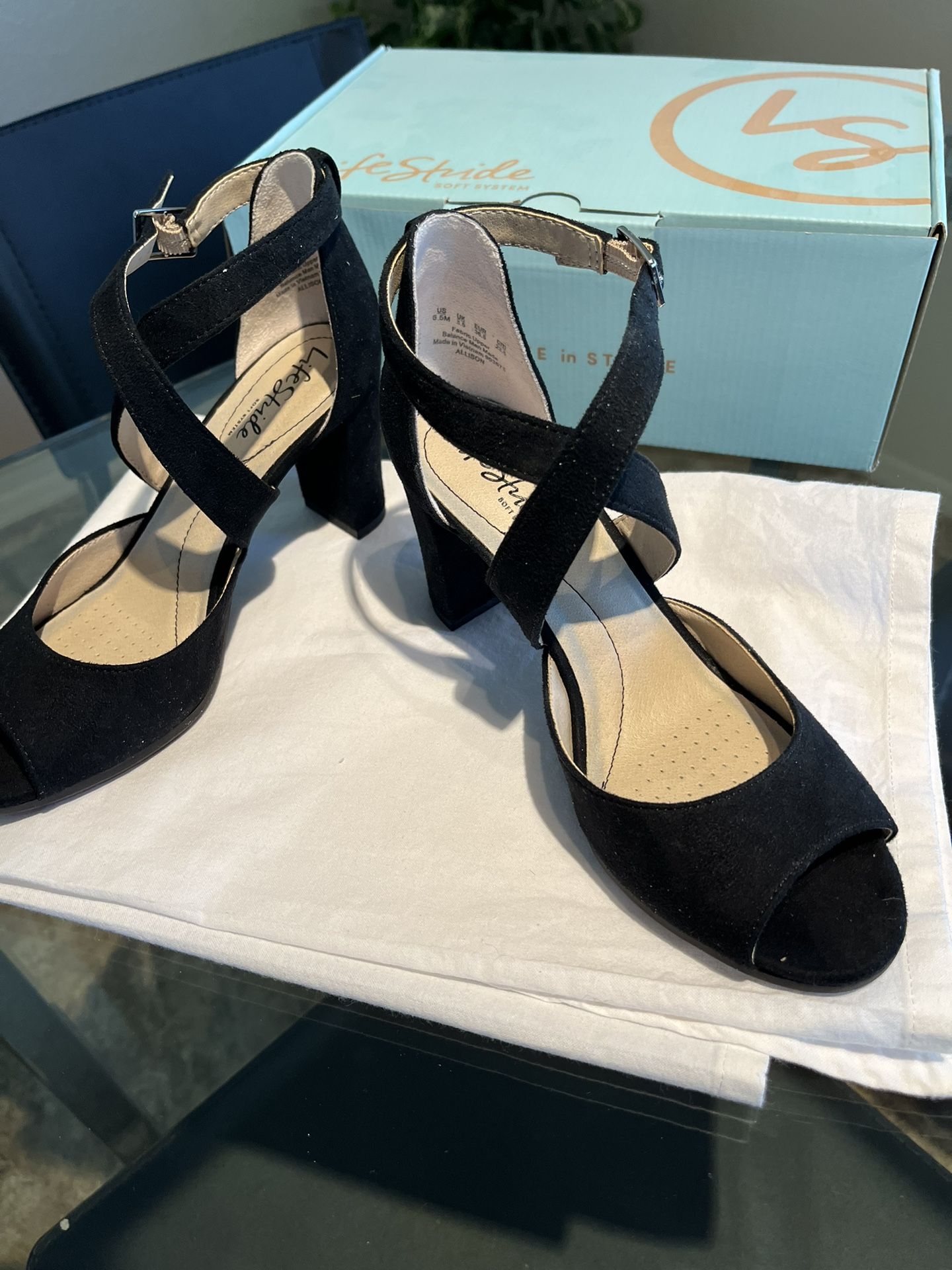 Black Suede 3” Heel Dress Shoes Size 61/2 Brand New