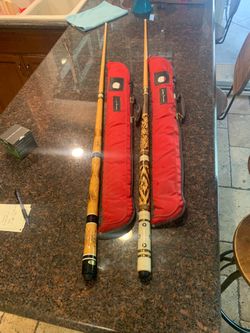 Beautiful vintage custom pool cues made in Taiwan with Willie Mosconi padded carting cases