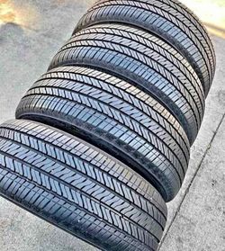 255 65 18 Bridgestone tires Con 80% de Vida Las 4