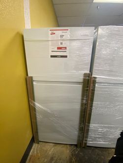 Frigidaire FRTE1814AW  Refrigerator