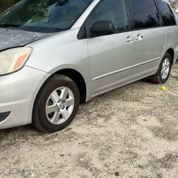 2004 Toyota Sienna As Is For Parts It Runs $1300 OBO! Serious Buyers Please If  Ad Is Up It’s Still Available!!!