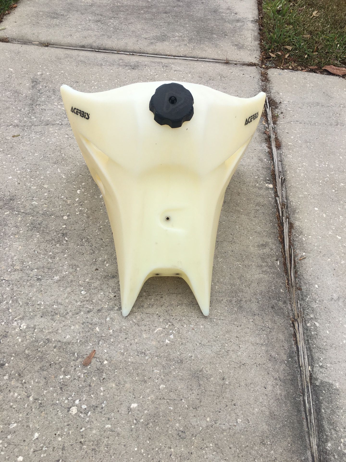 Oversized gas tank for dirt bike for Sale in Sanford, FL OfferUp