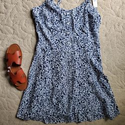 BNWT Gap dress