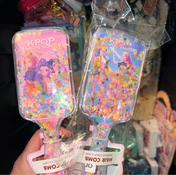 K-pop hair brushes Mpu Walzem area $7ea