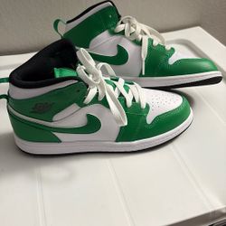 AIR JORDAN 1 MID LUCKY GREEN