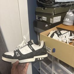 Louis vuttion shoes size 42