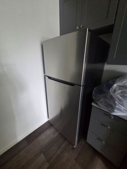 Fridge in great condition $200