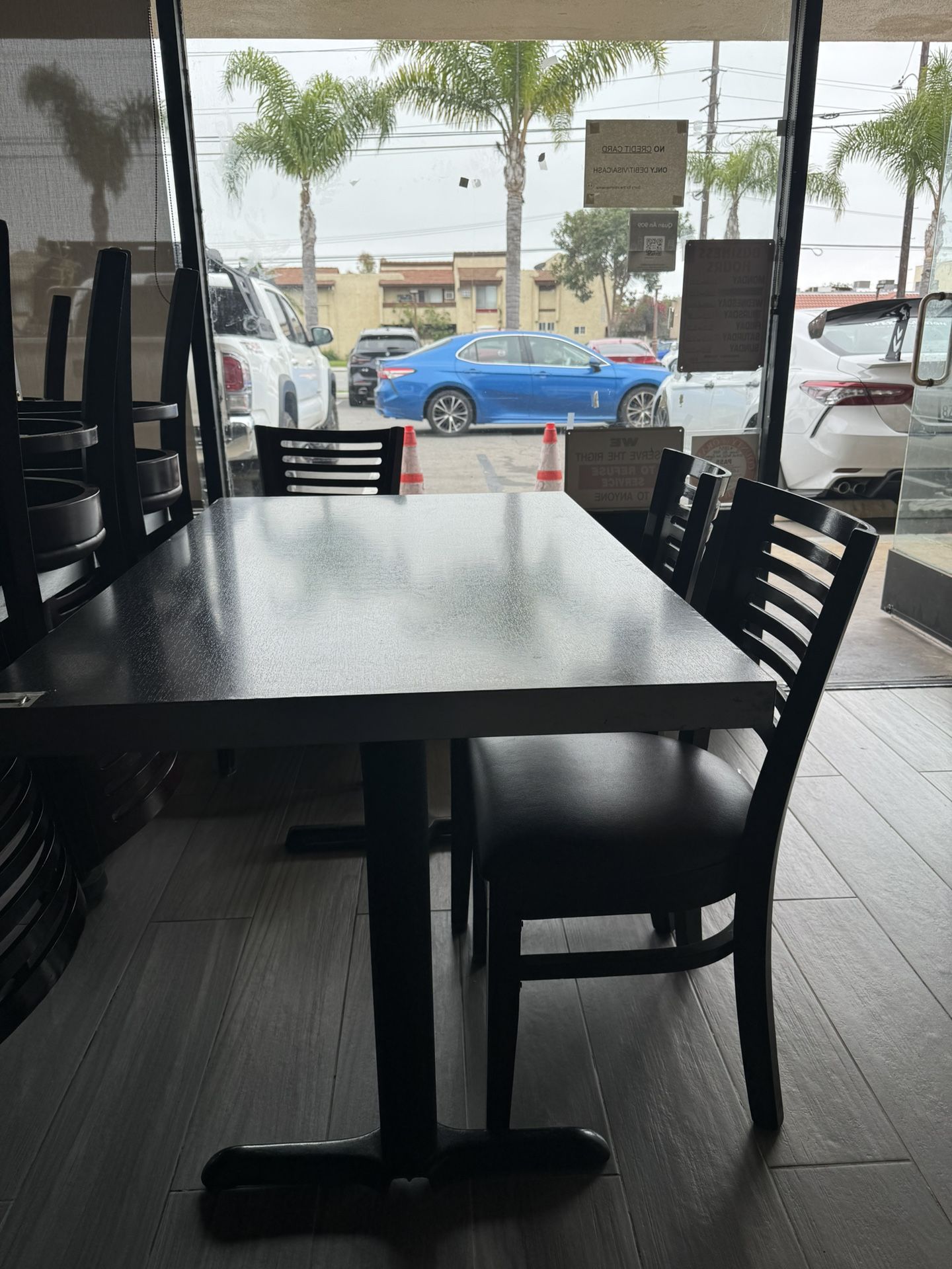 table with 4 chairs set 