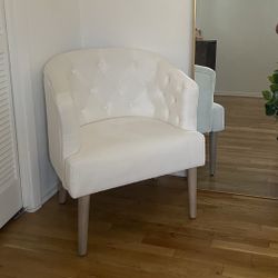 Vanity white couch Seat 