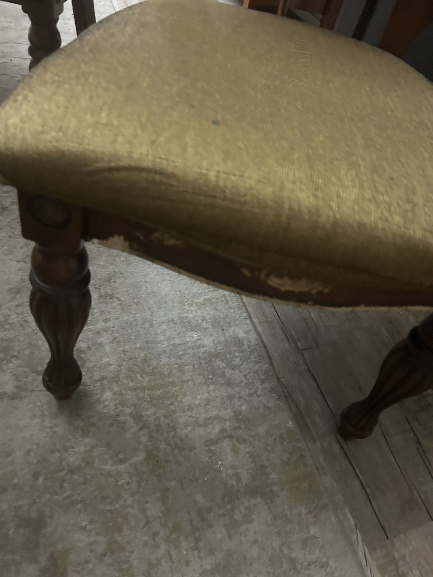 Dinning Room Table And 6 Chairs