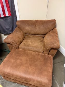 Leather chair with Ottoman