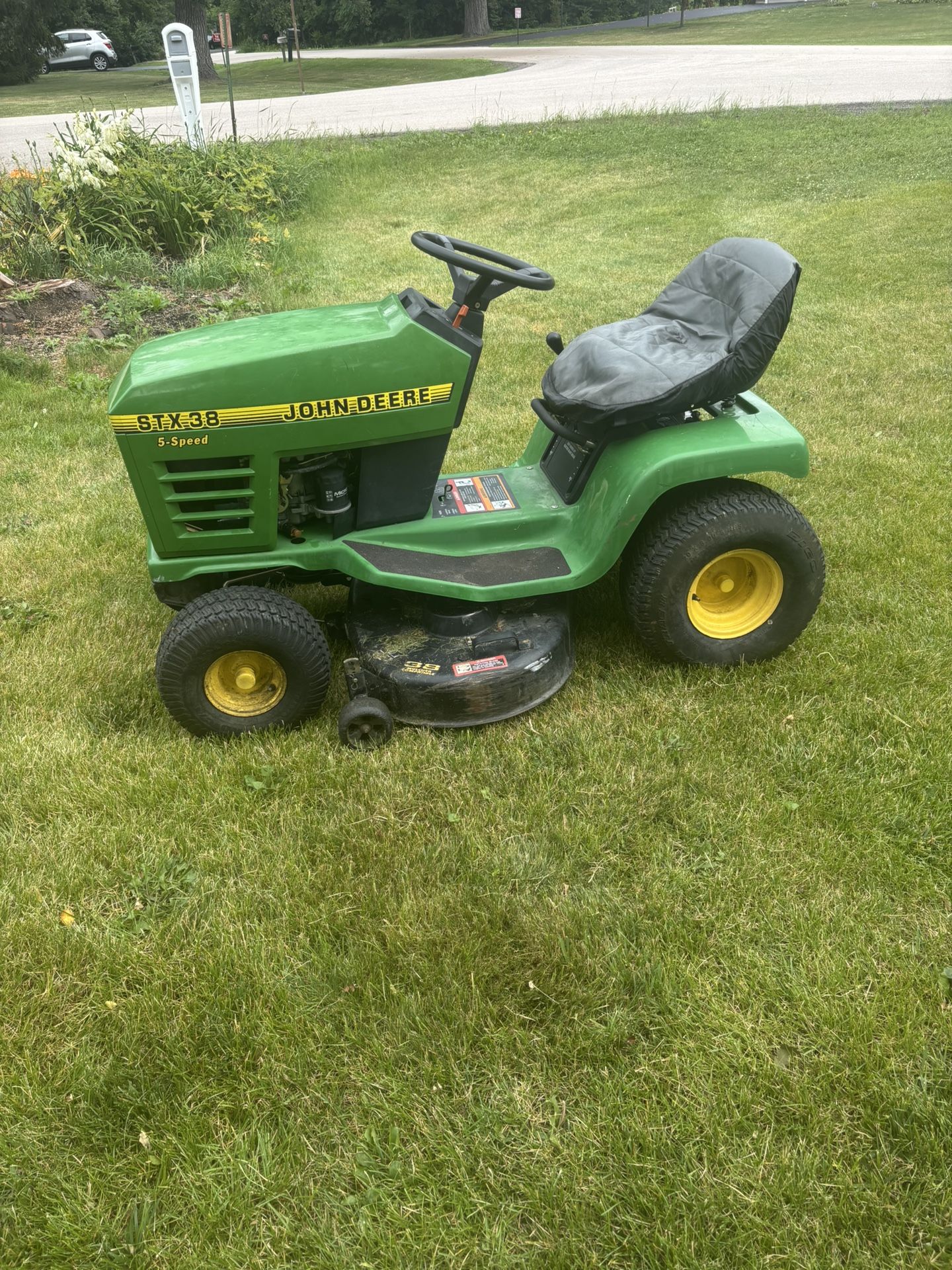 John Deere STX 38 riding lawn mower