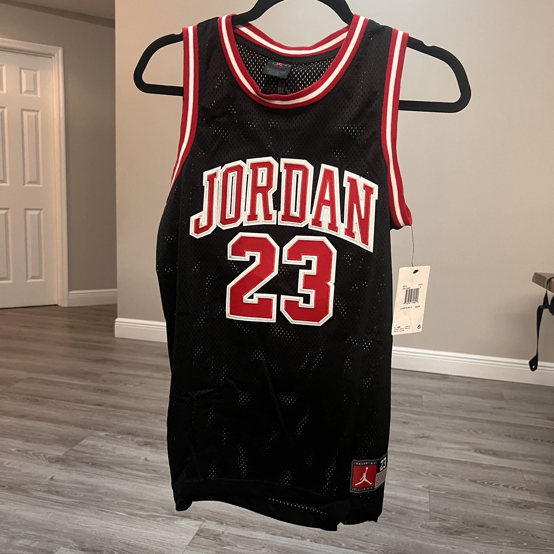 Jordan Big Kids’ 23 Jersey (black)