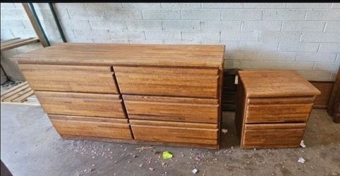 Oak Wood 6-Drawer Dresser and Matching Nightstand