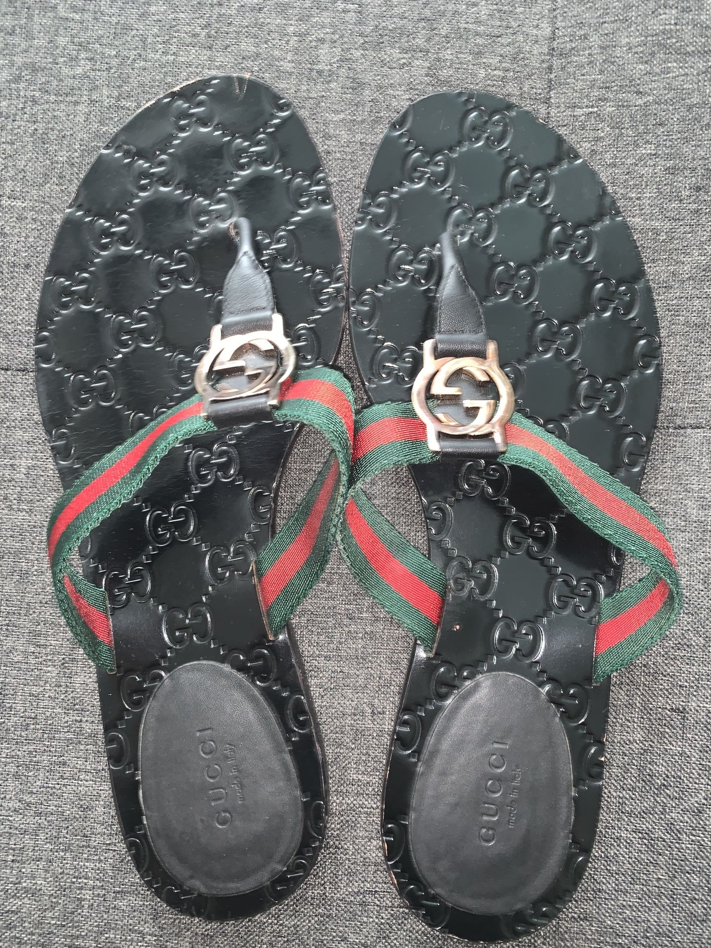 Gucci flip flops s8.5 women’s