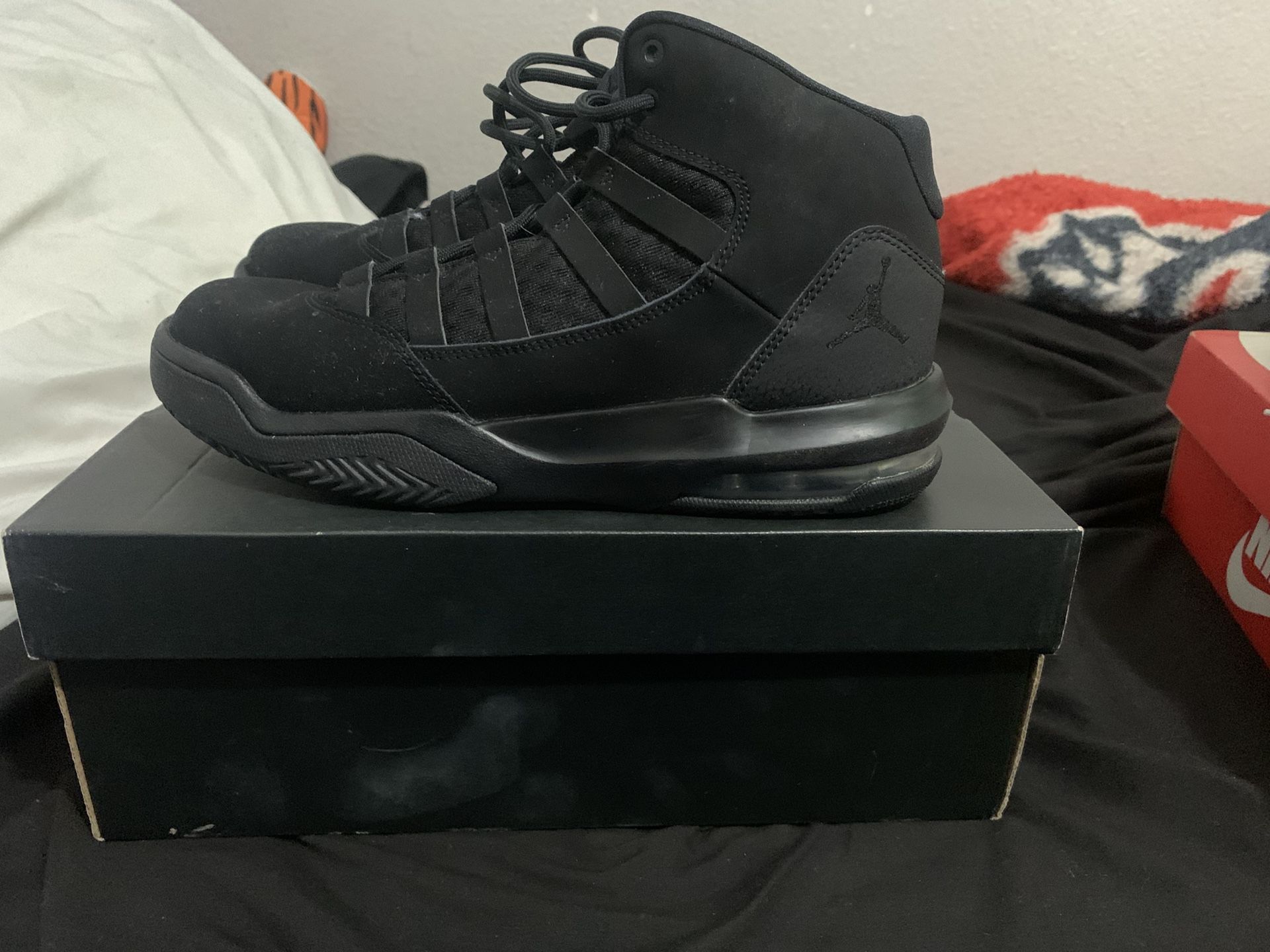 Jordan Aura Max