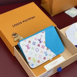 Fashionable and compact card bag