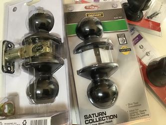 Doorknobs - with keys, for front door, hall/bathroom door, for closet (quantity: 6 total)
