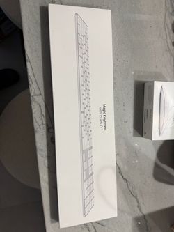 Apple Magic Mouse and Keyboard (white)