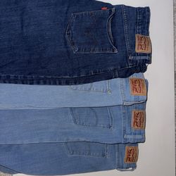 Women’s Size 14 Levi’s 31/32 Lot Of 4