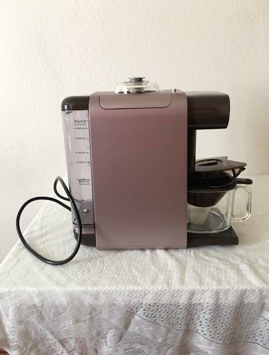 Joyoung DJ10U-K1 Multi-Functional Soy Milk Maker (Like New!)