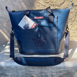 Moosejaw 42 Can Chilladilla Soft-Sided Cooler Tote, Blue