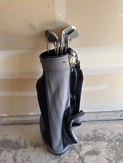 Wilson Sudden Impact Men's Golf Iron Set (Right-Handed) with Carrying Bag