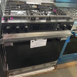 Samsung Bespoke Gas Slide In Range - New In Box