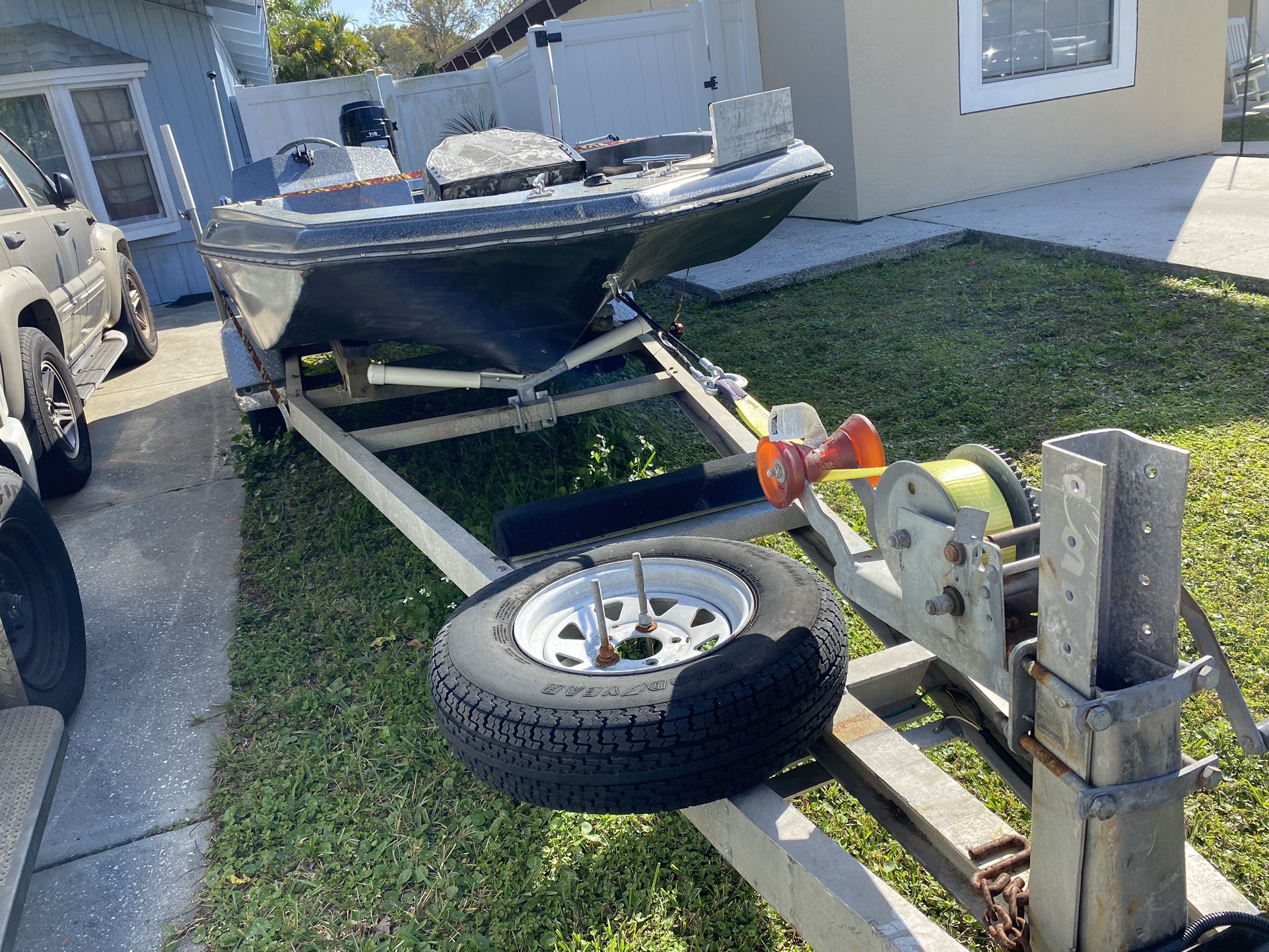 Bass Boat 16ft Fiberglass