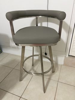 Least her Bar Stools - New