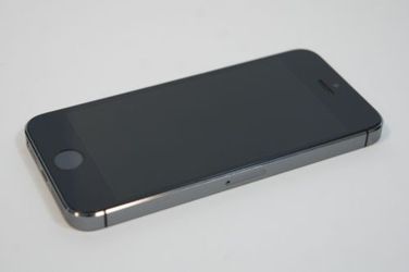 iPHONE 5s 16GB GRAY SPRINT BOOST MOBILE