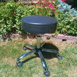 Adjustable 26.5" Doctors Body Medical Exam Tattoo Rolling Chair Black