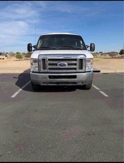 2019 Ford E-350 Super Duty 6.2 V8