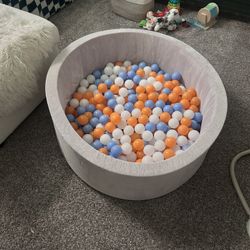 Ball Pit and balls 