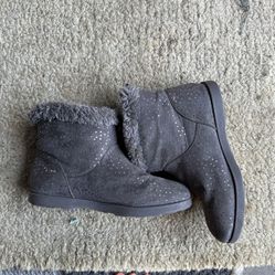 Size 4 Cozy Boots