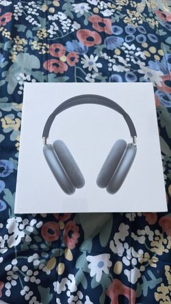 AirPod maxes