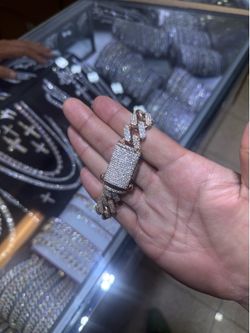 127 grams 14k rose gold Cuban link bracelet Vs diamonds natural 16 carats