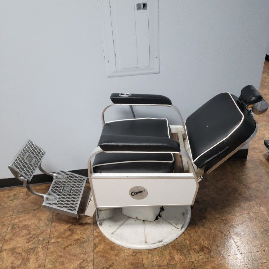 70 s KOKEN COMET BARBER CHAIR for Sale in Murfreesboro TN OfferUp