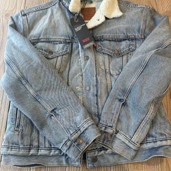 Levi’s jacket brand New Trucker jacket 