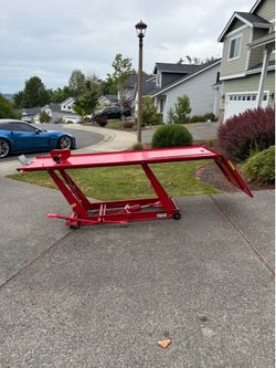Motorcycle lift