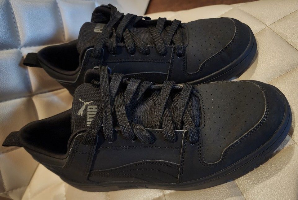 Mens Adult Puma Shoes Size 8. $15
