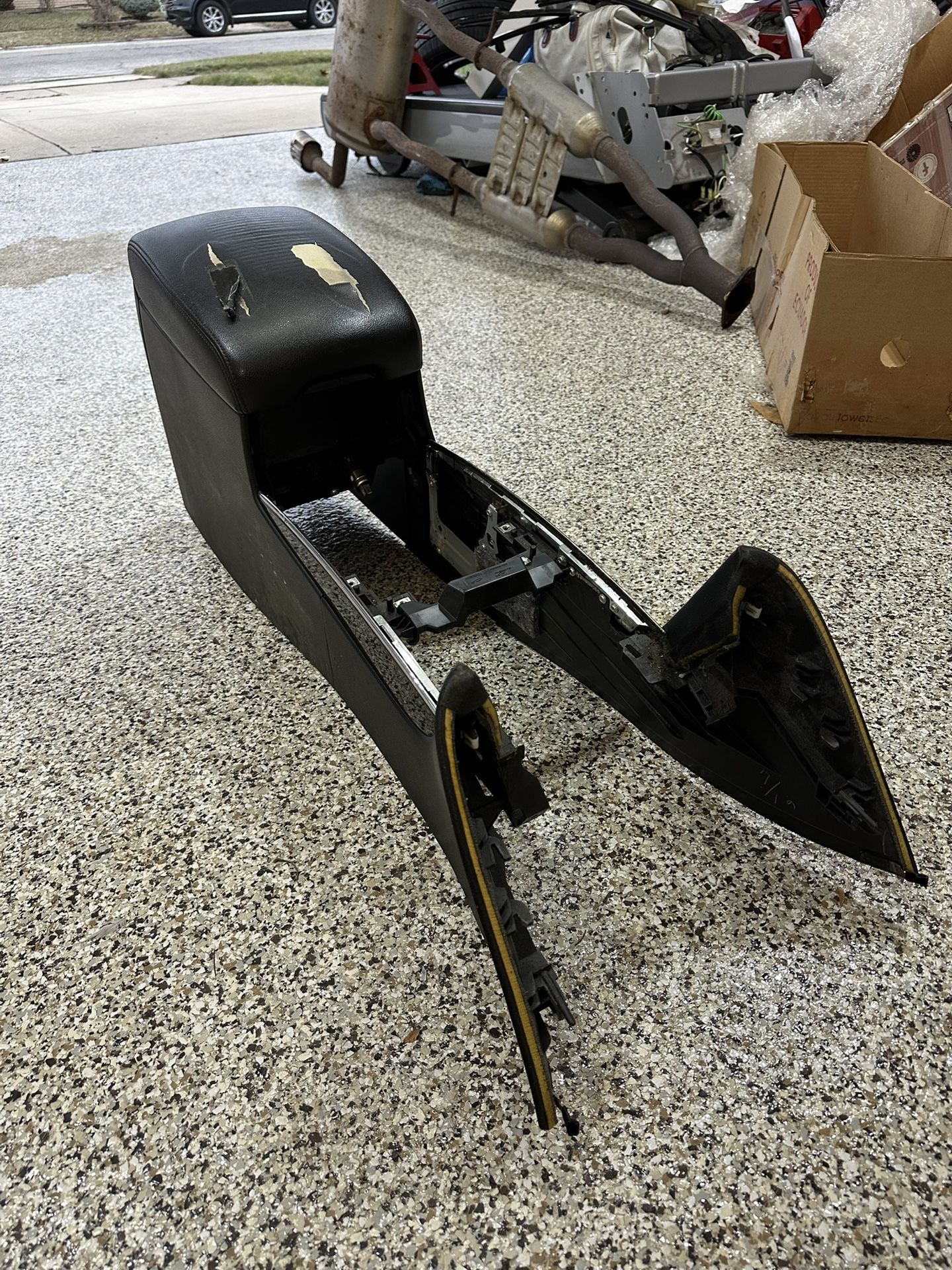 Infiniti FX35 Center Console