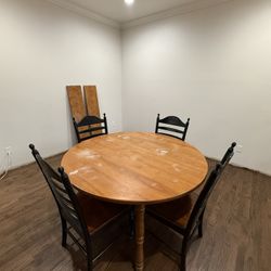 Round wood Dining Table & 6 Chairs