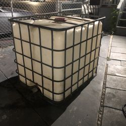 250 Gal. Water Tank